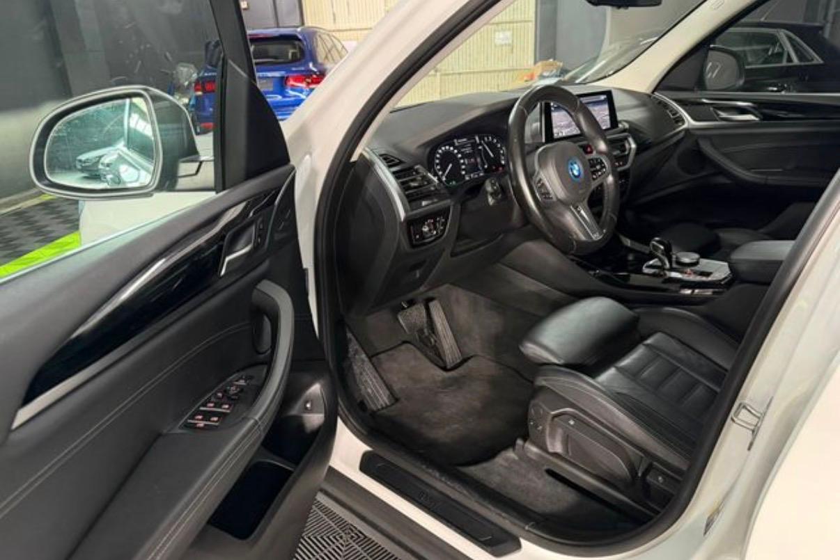 Interior de un vehículo de la flota de HP CARS
